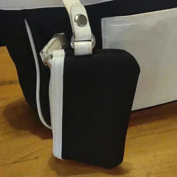 Liz Claiborne black white vinyl cloth 2 pocket zip coin handbag - Picture 5 of 6